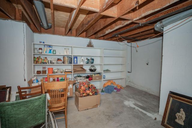 713 Highway J, Stockton, MO 65785