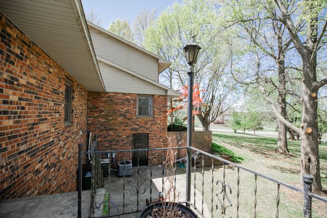 713 Highway J, Stockton, MO 65785