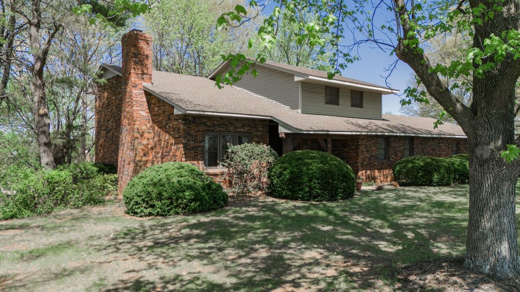 713 Highway J, Stockton, MO 65785