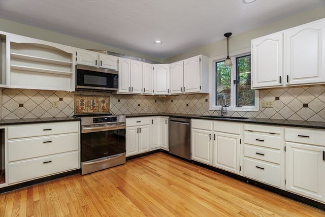 3 Sargent Rd, Bolton, MA 01740