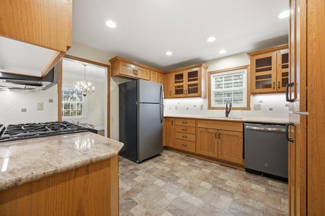 1257 4th Street N, Fargo, ND 58102