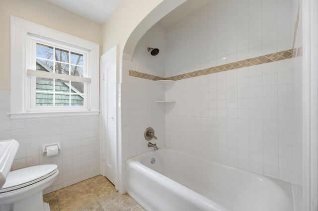 1257 4th Street N, Fargo, ND 58102