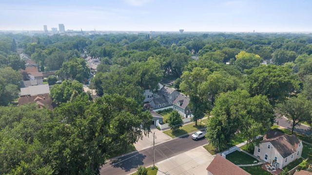 1257 4th Street N, Fargo, ND 58102