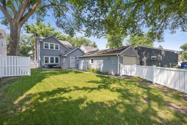 1257 4th Street N, Fargo, ND 58102