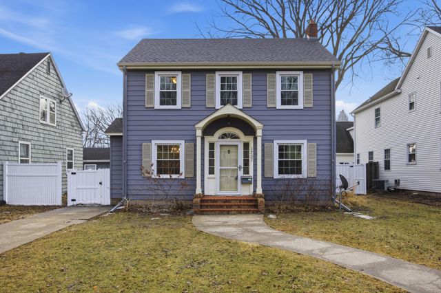 1257 4th Street N, Fargo, ND 58102