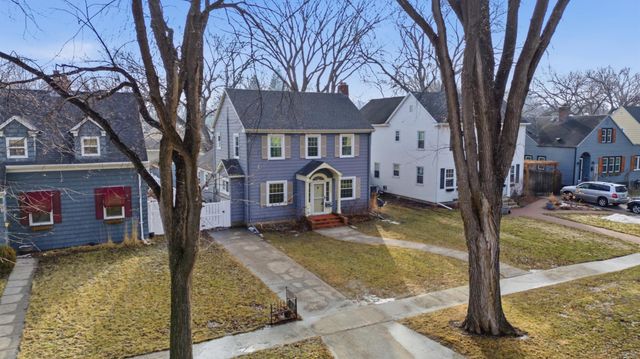 1257 4th Street N, Fargo, ND 58102