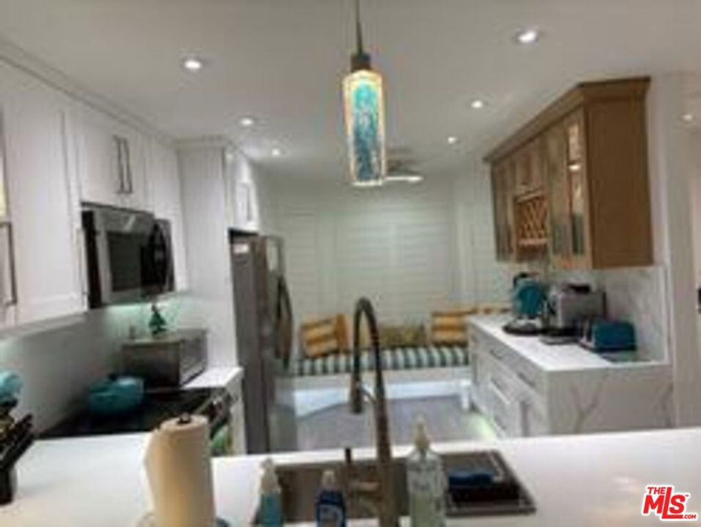 Image 2 of property listing at 185 Gran, Palm Desert, CA 92260