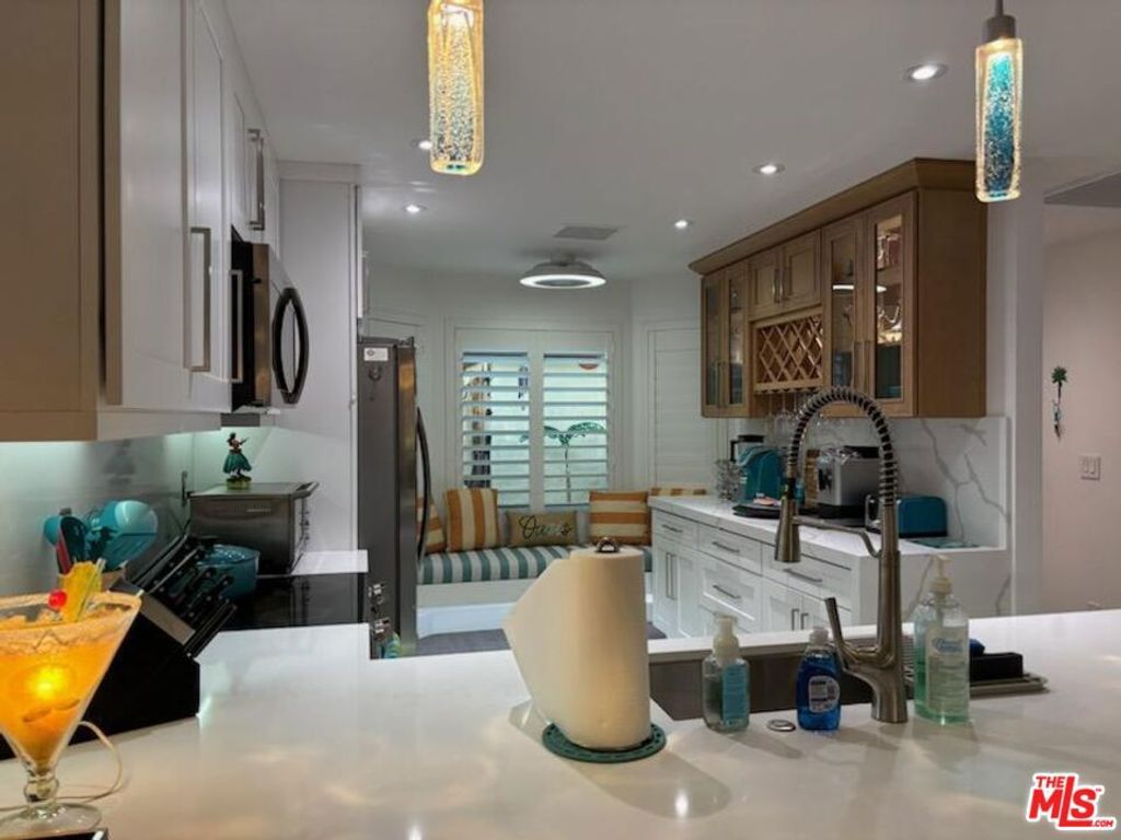 Image 4 of property listing at 185 Gran, Palm Desert, CA 92260