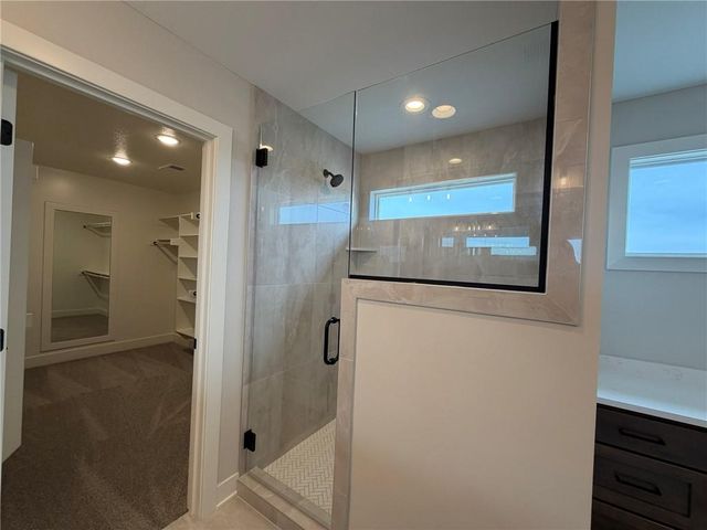 1813 SW Arbormist Drive, Lee's Summit, MO 64082