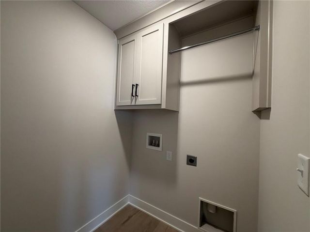 1813 SW Arbormist Drive, Lee's Summit, MO 64082