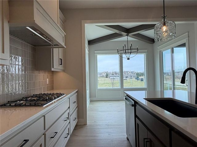 1813 SW Arbormist Drive, Lee's Summit, MO 64082