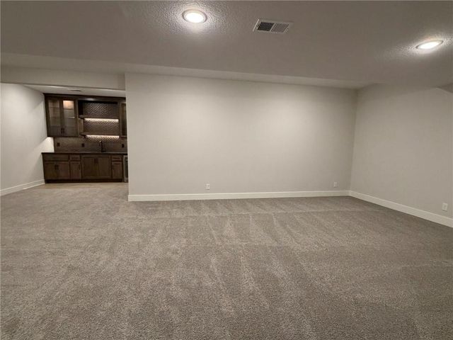 1813 SW Arbormist Drive, Lee's Summit, MO 64082