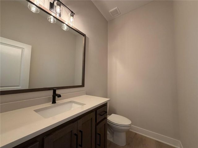 1813 SW Arbormist Drive, Lee's Summit, MO 64082