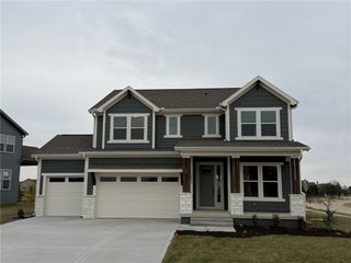 1813 SW Arbormist Drive, Lee's Summit, MO 64082