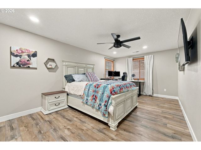 214 Nw 12TH St, Battle Ground, WA 98604