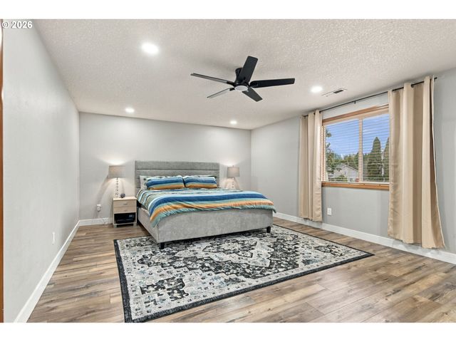 214 Nw 12TH St, Battle Ground, WA 98604