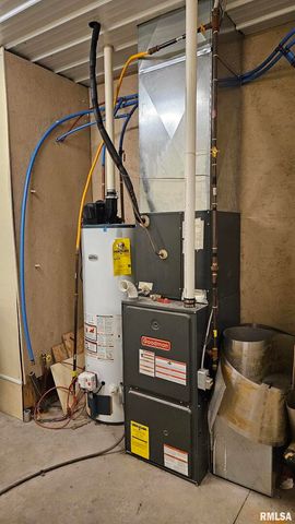 3881 Highway 61, Blue Grass, IA 52726