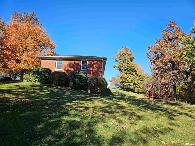 3881 Highway 61, Blue Grass, IA 52726