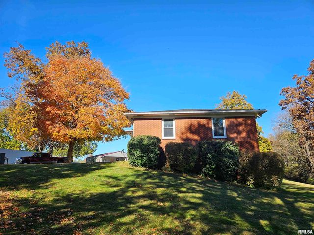 3881 Highway 61, Blue Grass, IA 52726