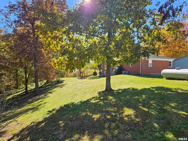 3881 Highway 61, Blue Grass, IA 52726