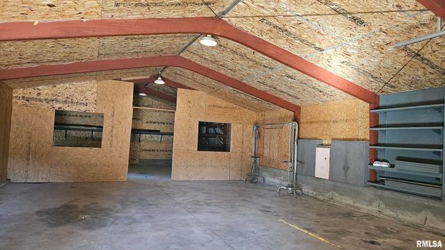 3881 Highway 61, Blue Grass, IA 52726