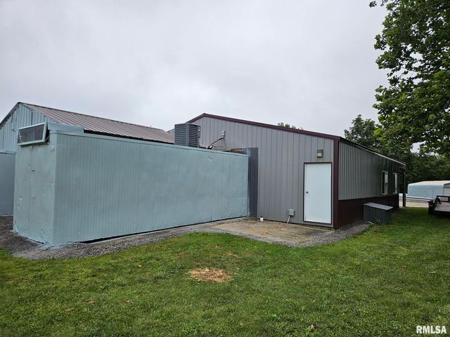 3881 Highway 61, Blue Grass, IA 52726
