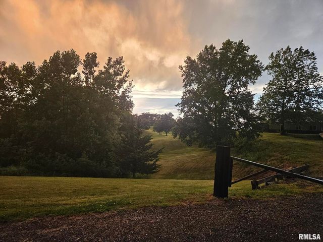 3881 Highway 61, Blue Grass, IA 52726