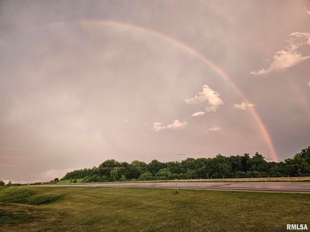 3881 Highway 61, Blue Grass, IA 52726