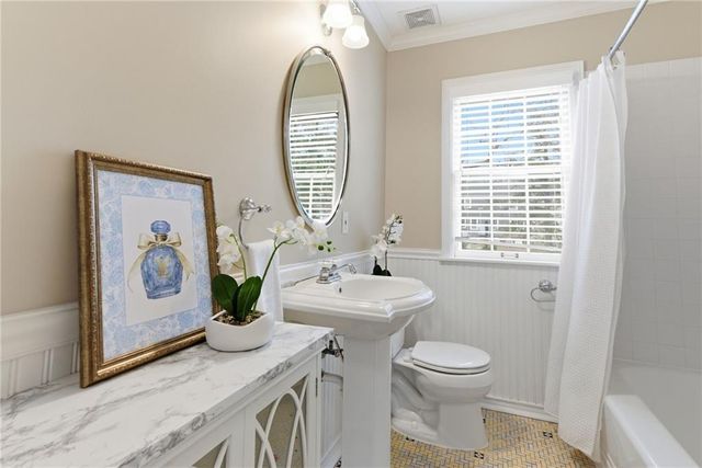 5206 W 70th Street, Prairie Village, KS 66208