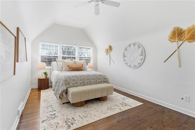 5206 W 70th Street, Prairie Village, KS 66208