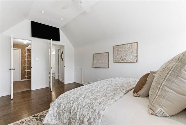 5206 W 70th Street, Prairie Village, KS 66208