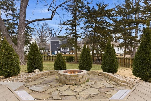 5206 W 70th Street, Prairie Village, KS 66208