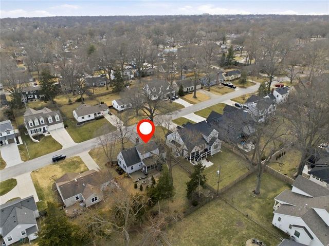 5206 W 70th Street, Prairie Village, KS 66208