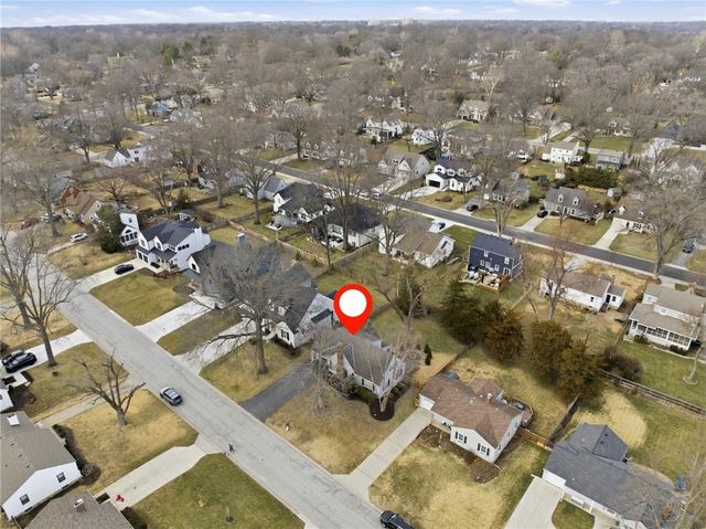 5206 W 70th Street, Prairie Village, KS 66208