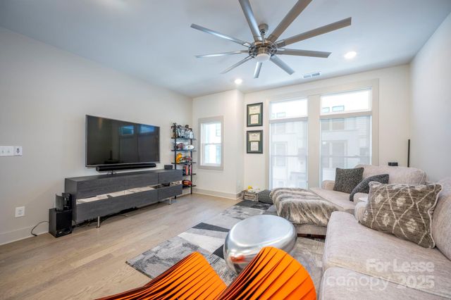 1033 Wesley Terrace Avenue, Charlotte, NC 28208