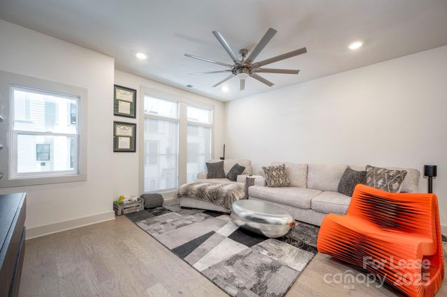 1033 Wesley Terrace Avenue, Charlotte, NC 28208