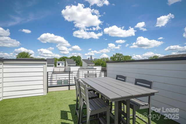 1033 Wesley Terrace Avenue, Charlotte, NC 28208