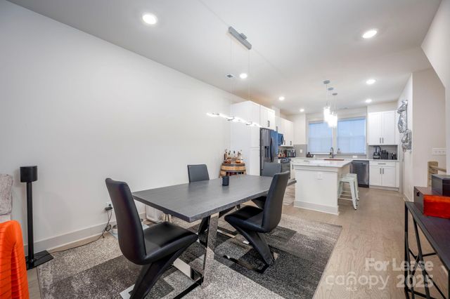 1033 Wesley Terrace Avenue, Charlotte, NC 28208