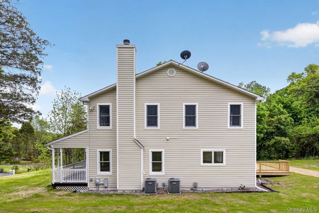 27 Cedar Drive, Putnam Valley, NY 10579