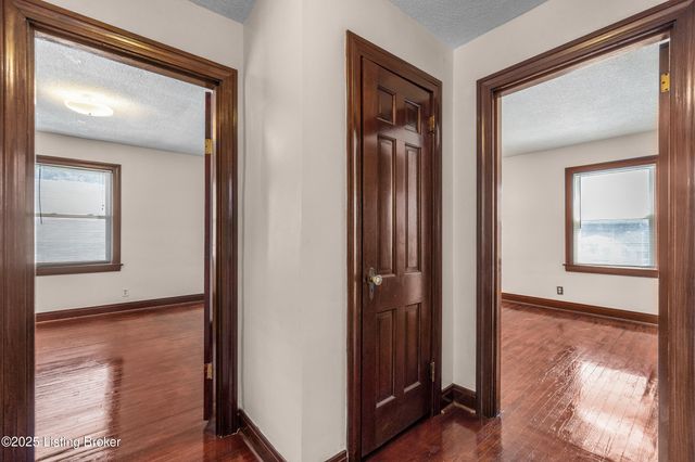 3238 Taylor Blvd, Louisville, KY 40215