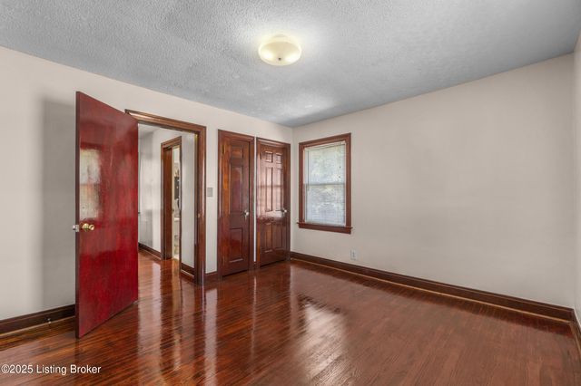 3238 Taylor Blvd, Louisville, KY 40215