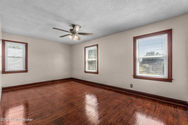 3238 Taylor Blvd, Louisville, KY 40215