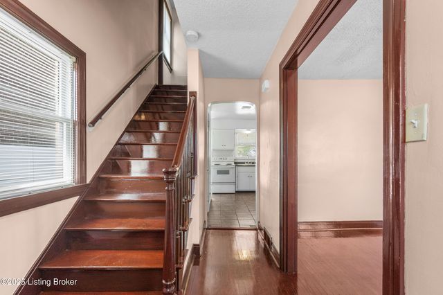 3238 Taylor Blvd, Louisville, KY 40215