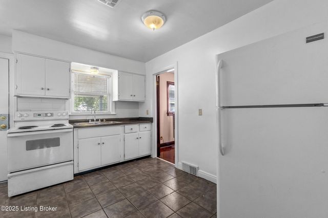 3238 Taylor Blvd, Louisville, KY 40215