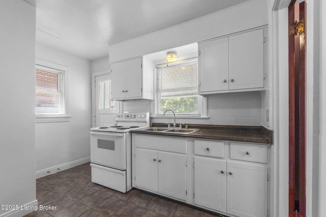 3238 Taylor Blvd, Louisville, KY 40215