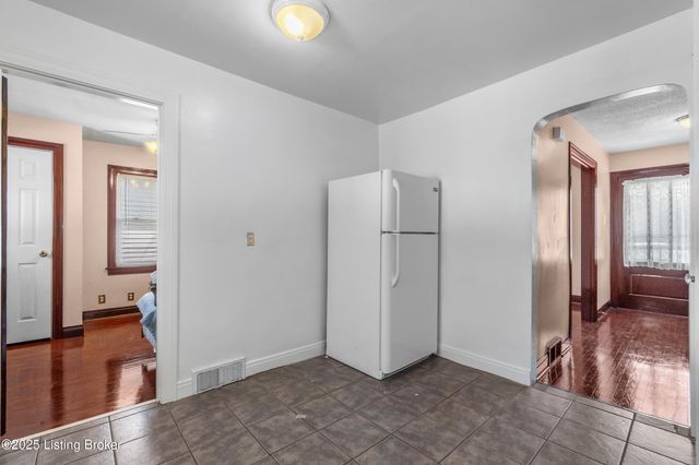 3238 Taylor Blvd, Louisville, KY 40215