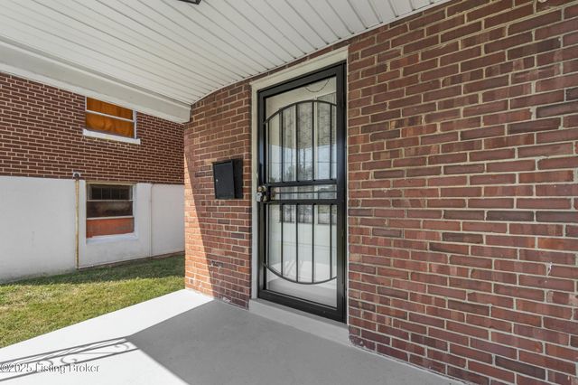 3238 Taylor Blvd, Louisville, KY 40215