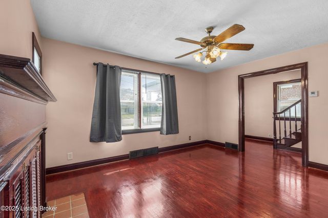 3238 Taylor Blvd, Louisville, KY 40215