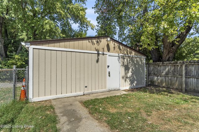 3238 Taylor Blvd, Louisville, KY 40215