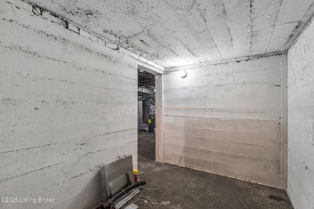 3238 Taylor Blvd, Louisville, KY 40215